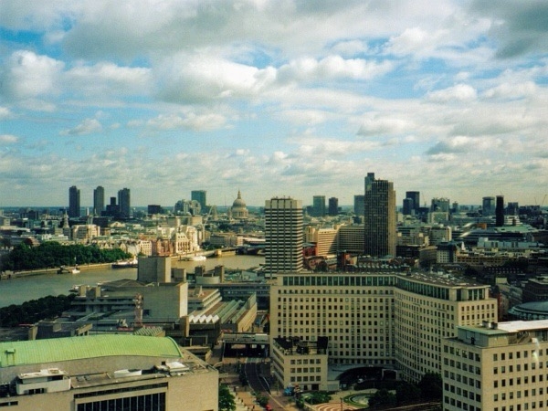 v10.jpg (50397 bytes)