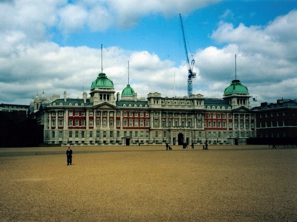 v17.jpg (41166 bytes)